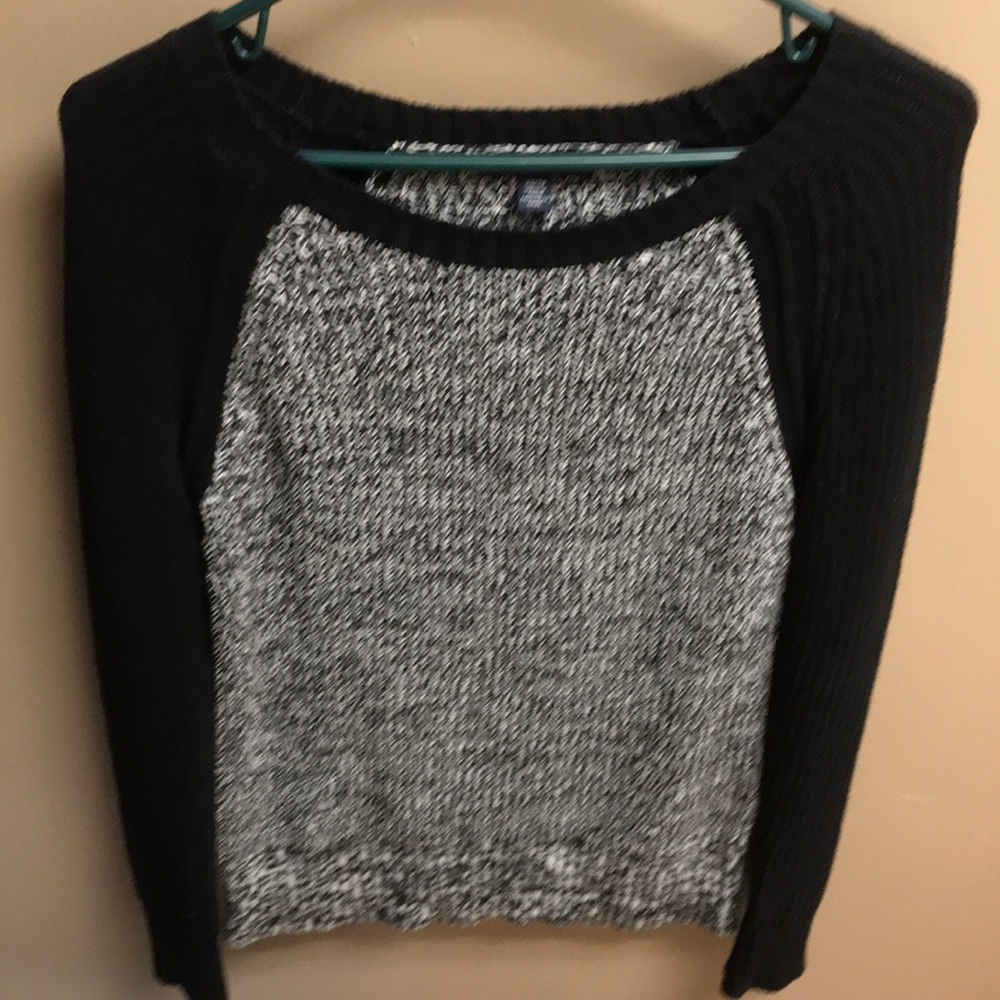 Sweater AE size Small Like New